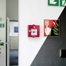 Nödskylt, efterlysande, nödutgång höger, 200x200 mm, aluminium, 10 st/fp