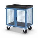 Verkstadsvagn Indra, front och långsidor av stålgaller, utan hyllplan