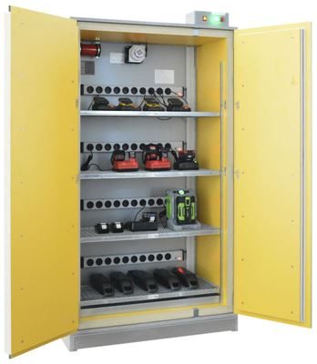 Säkerhetsskåp för batteriförvaring Beata, med brandhämmande system, HxB 2048 x 1148 mm, 4 grenuttag