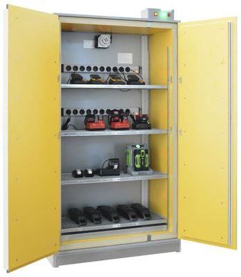 Säkerhetsskåp för batteriförvaring Beata, utan brandhämmande system, HxB 2048 x 1148 mm, 2 grenuttag