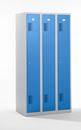Klädskåp Amsterdam, 3 sektioner, ljusgrå/ljusblå, bredd 900 mm, cylinderlås