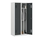 Klädskåp med mellanvägg Amsterdam, 2 sektioner, ljusgrå/basaltgrå, bredd 800 mm