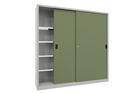 Verkstadsskåp med skjutdörrar Ellinor, höjd 1950 mm, dörrar helt i plåt, BxD 2000 x 400 mm, med skiljevägg och 2 x 4 hyllplan, dörr resedagrön