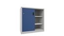 Verkstadsskåp med skjutdörrar Ellinor, höjd 1000 mm, dörrar helt i plåt, BxD 1000 x 600 mm, med 2 hyllplan, dörr gentianablå